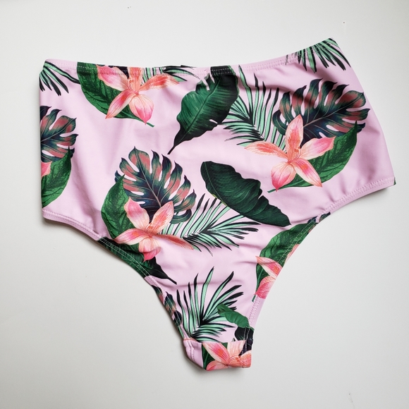 Missguided Bikini Set  Pink Flowers - Picture 7 of 9